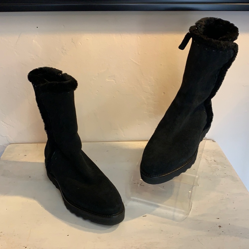 Black short winter boots from Aquatalia.